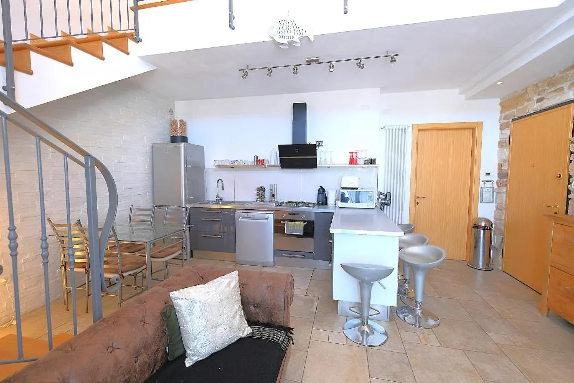 Duplex 3 Camere 2 Bagni Piazza Drago Lido di Jesolo 0*,  İtalya